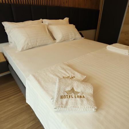 Hotel Luna Призрен Экстерьер фото