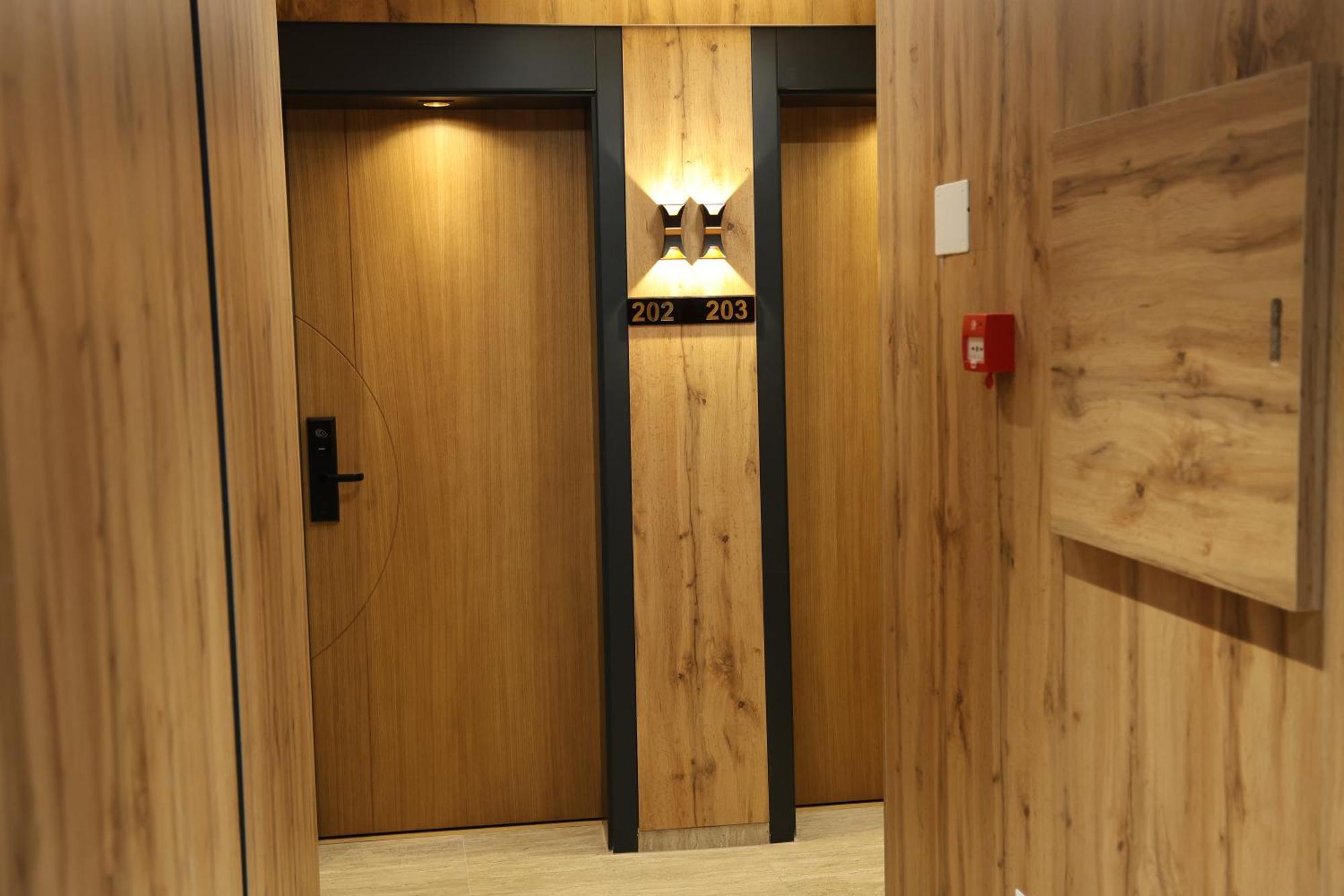 Hotel Luna Призрен Экстерьер фото
