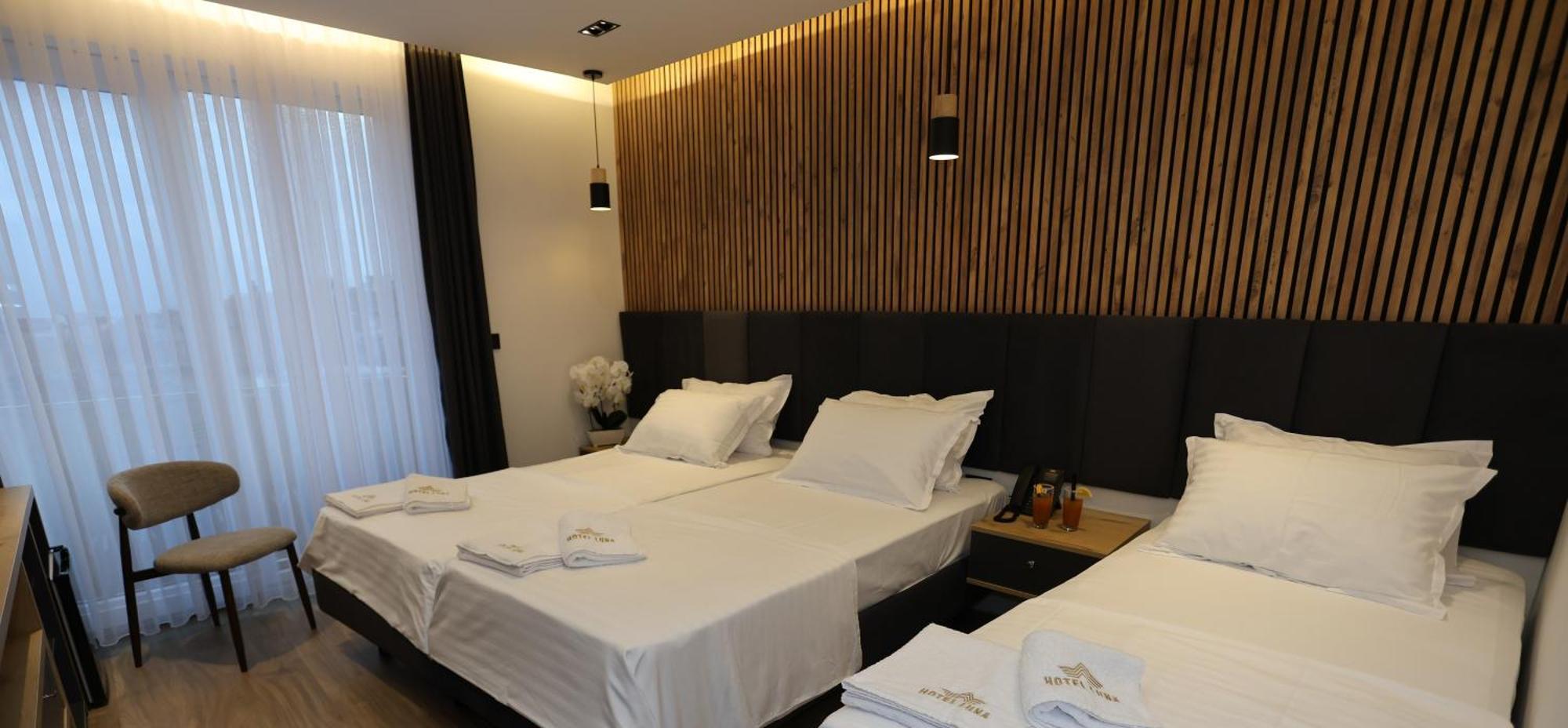 Hotel Luna Призрен Экстерьер фото
