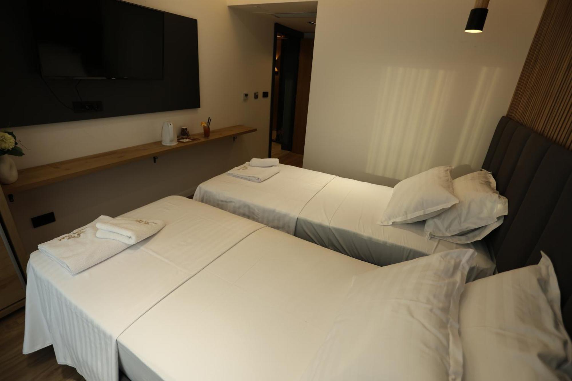 Hotel Luna Призрен Экстерьер фото
