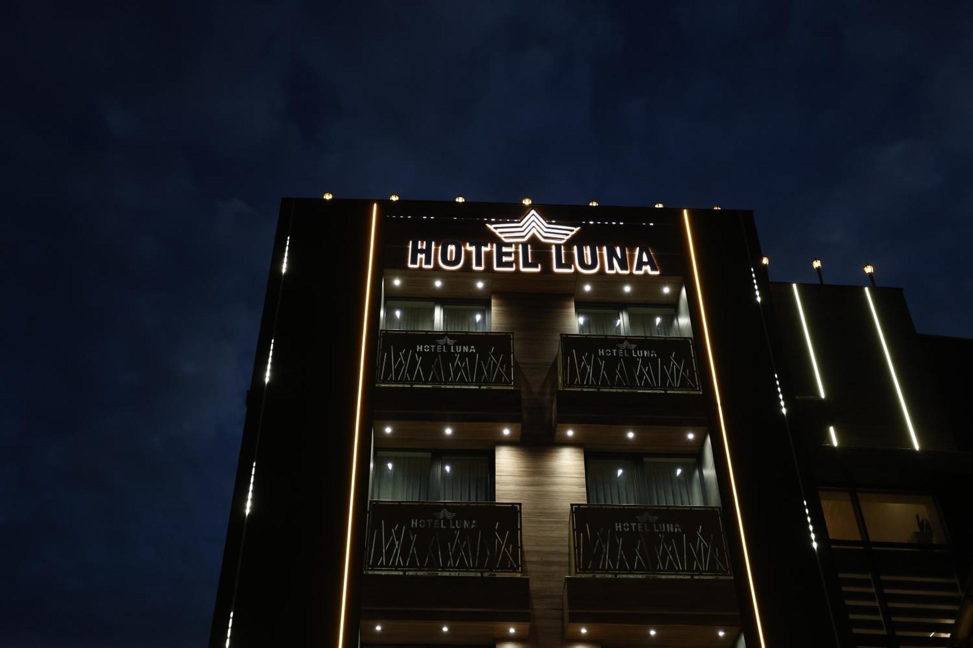 Hotel Luna Призрен Экстерьер фото