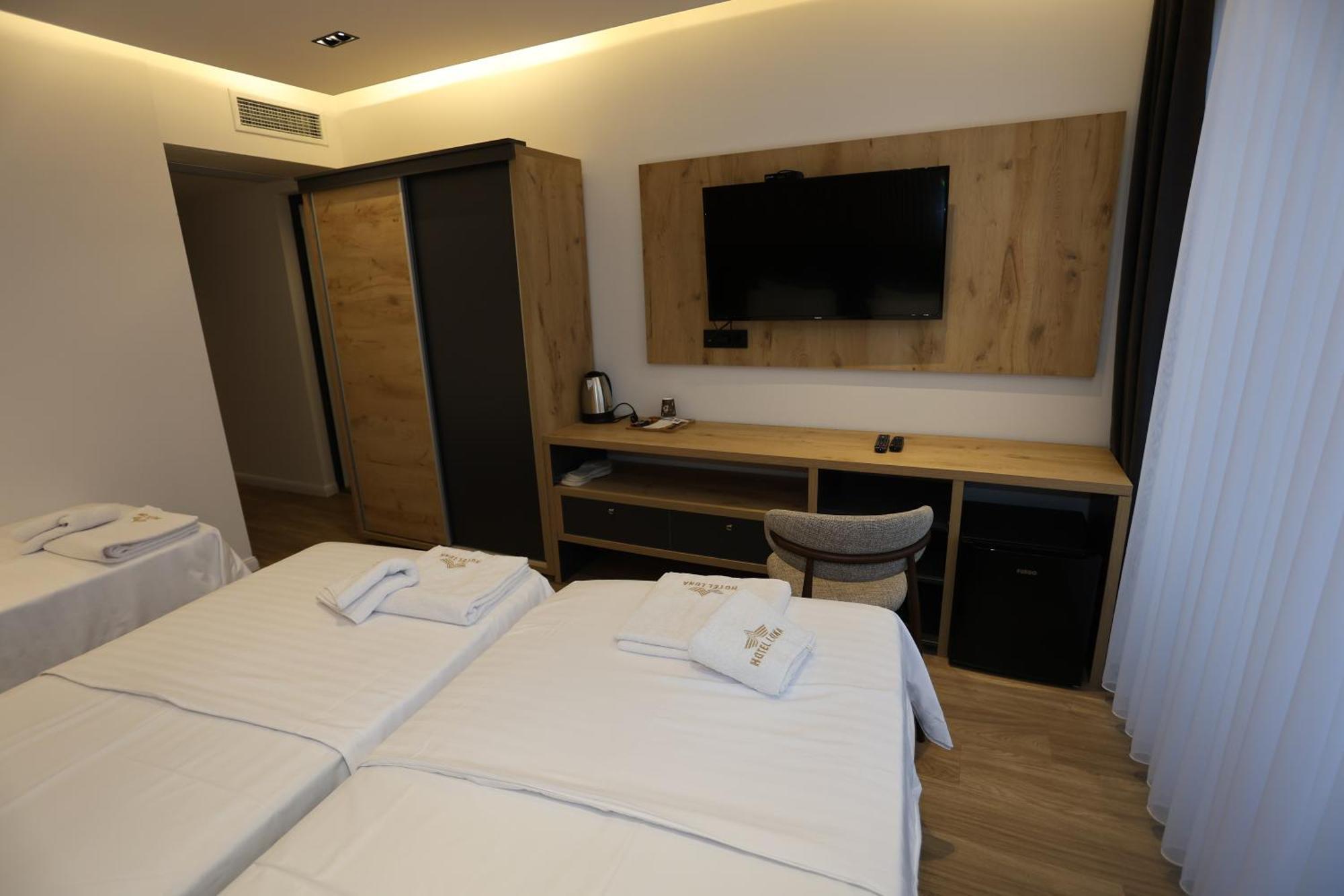 Hotel Luna Призрен Экстерьер фото