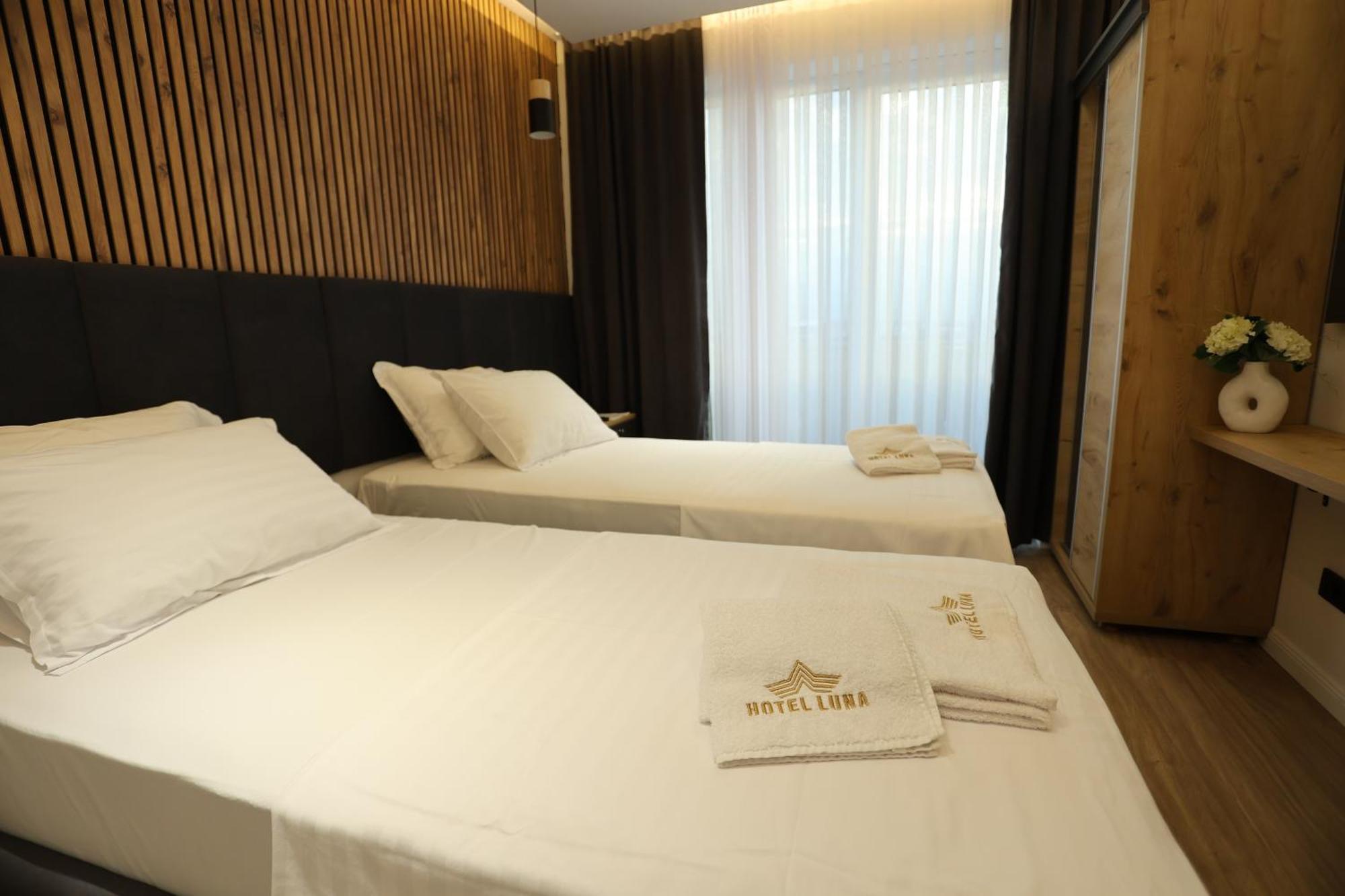 Hotel Luna Призрен Экстерьер фото