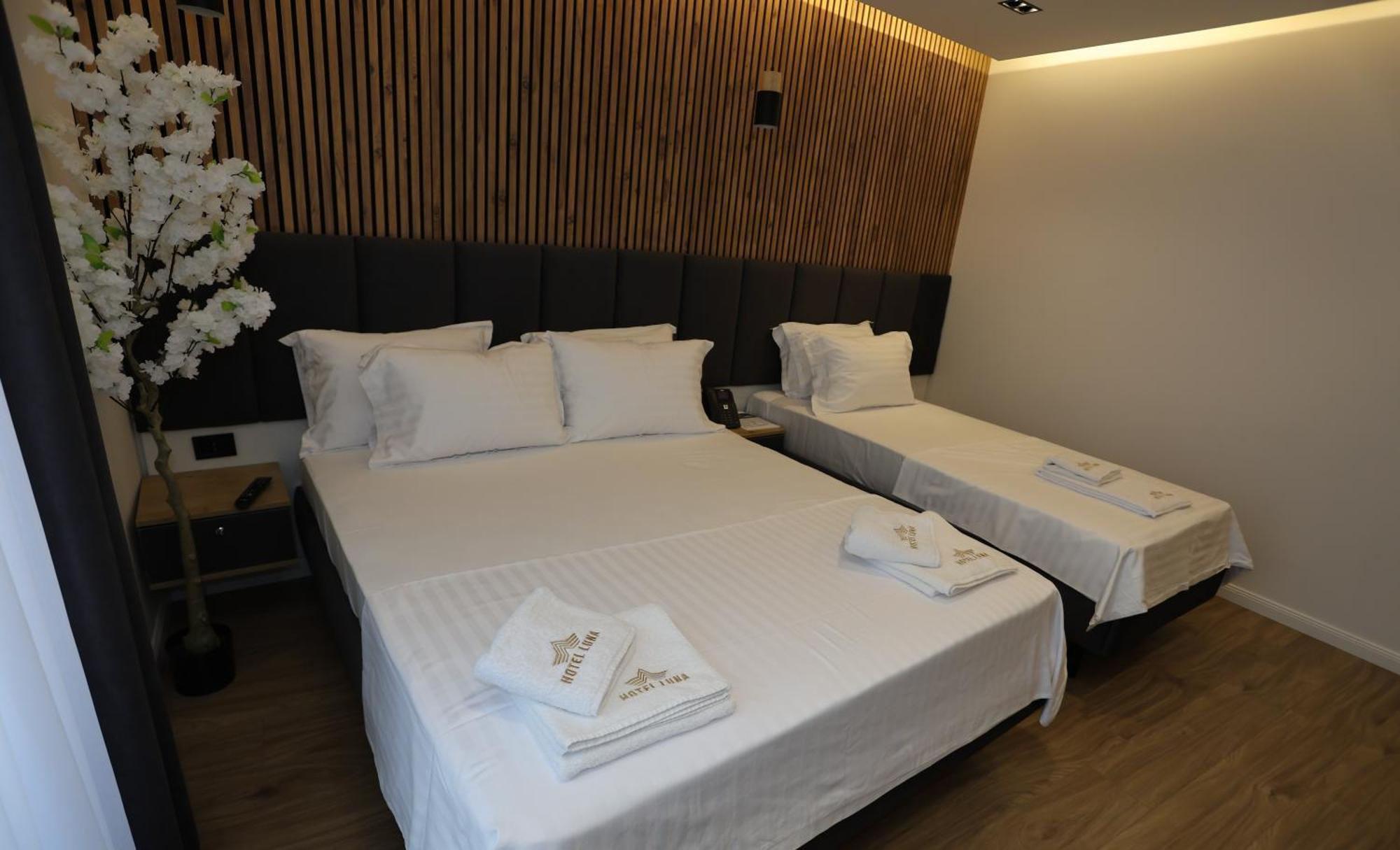 Hotel Luna Призрен Экстерьер фото