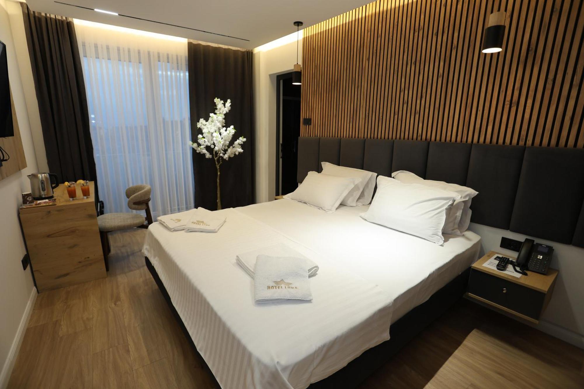 Hotel Luna Призрен Экстерьер фото