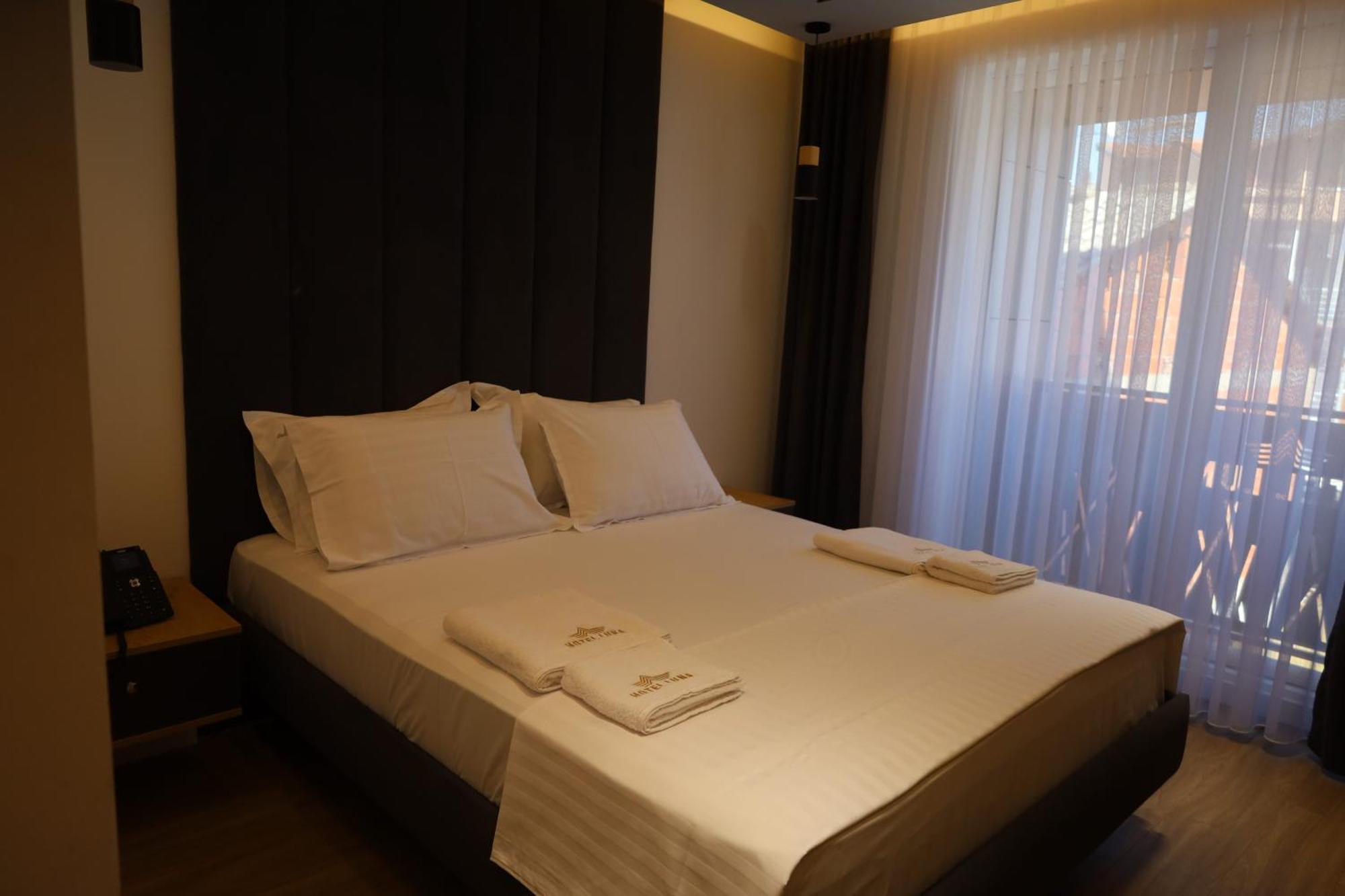 Hotel Luna Призрен Экстерьер фото